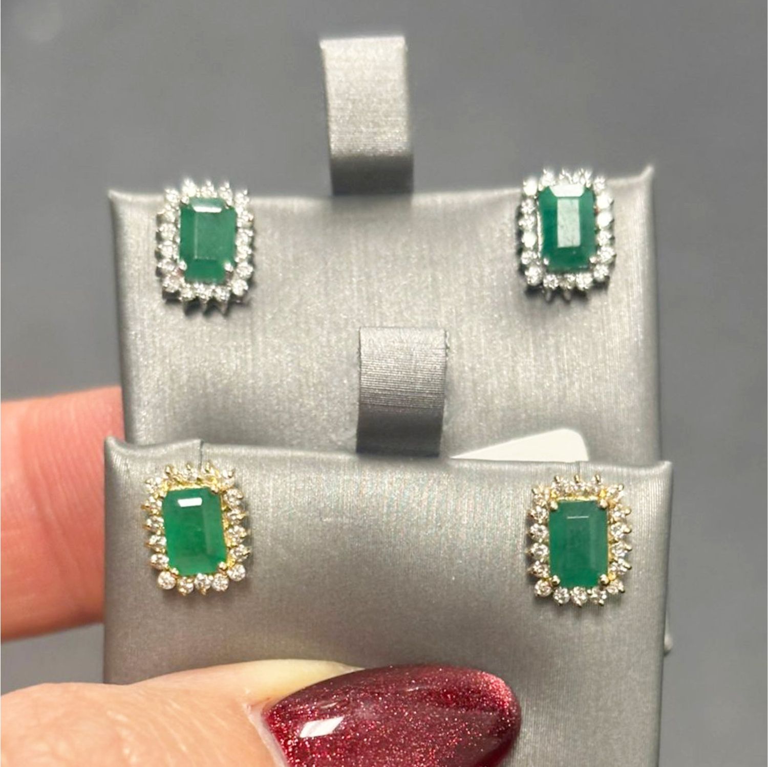 ​Aretes Esmeraldas y Diamantes