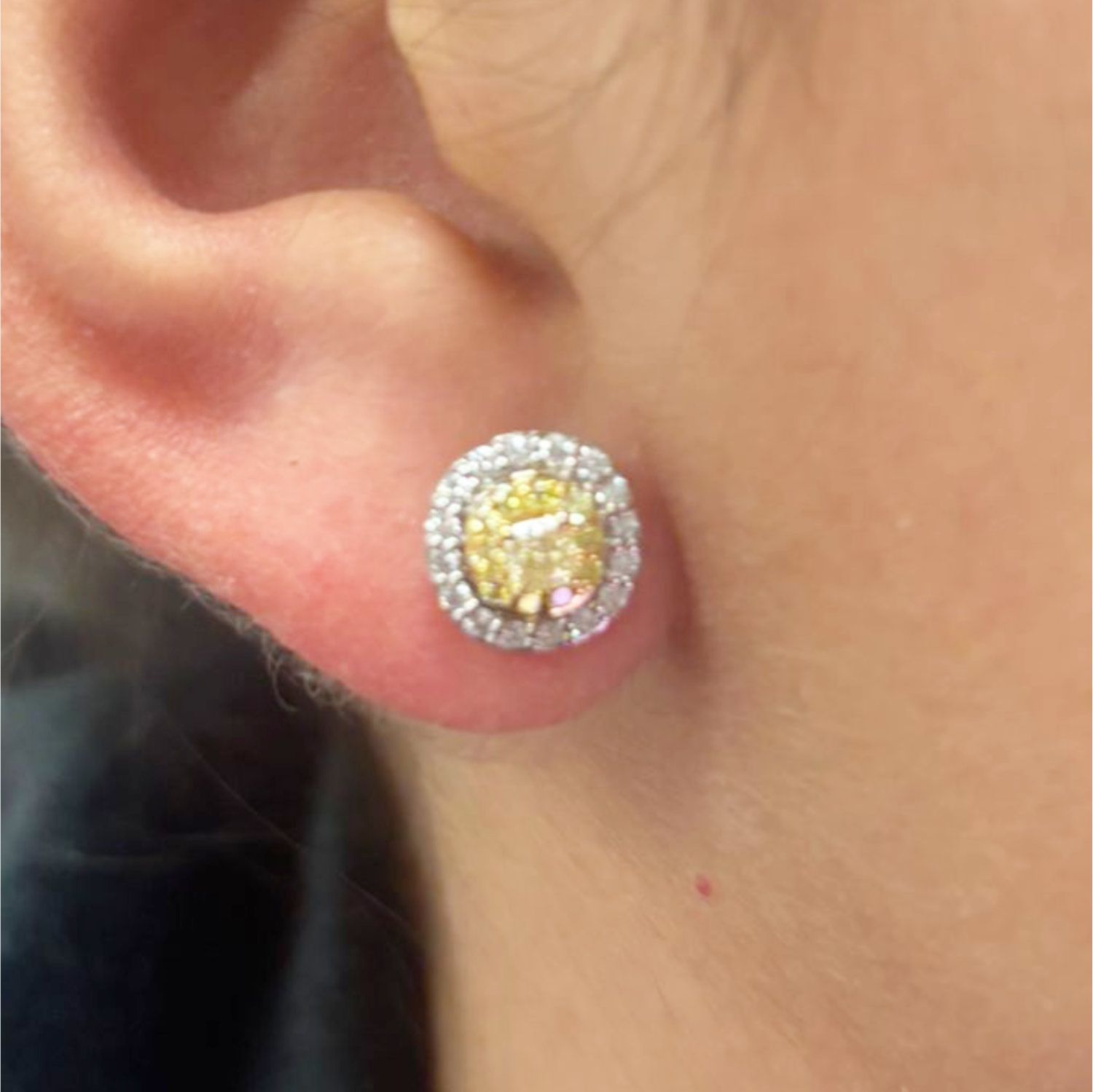 ​Aretes Diamantes Amarillos y Blancos