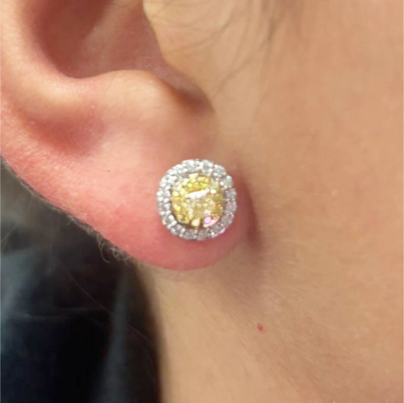 ​Aretes Diamantes Amarillos y Blancos