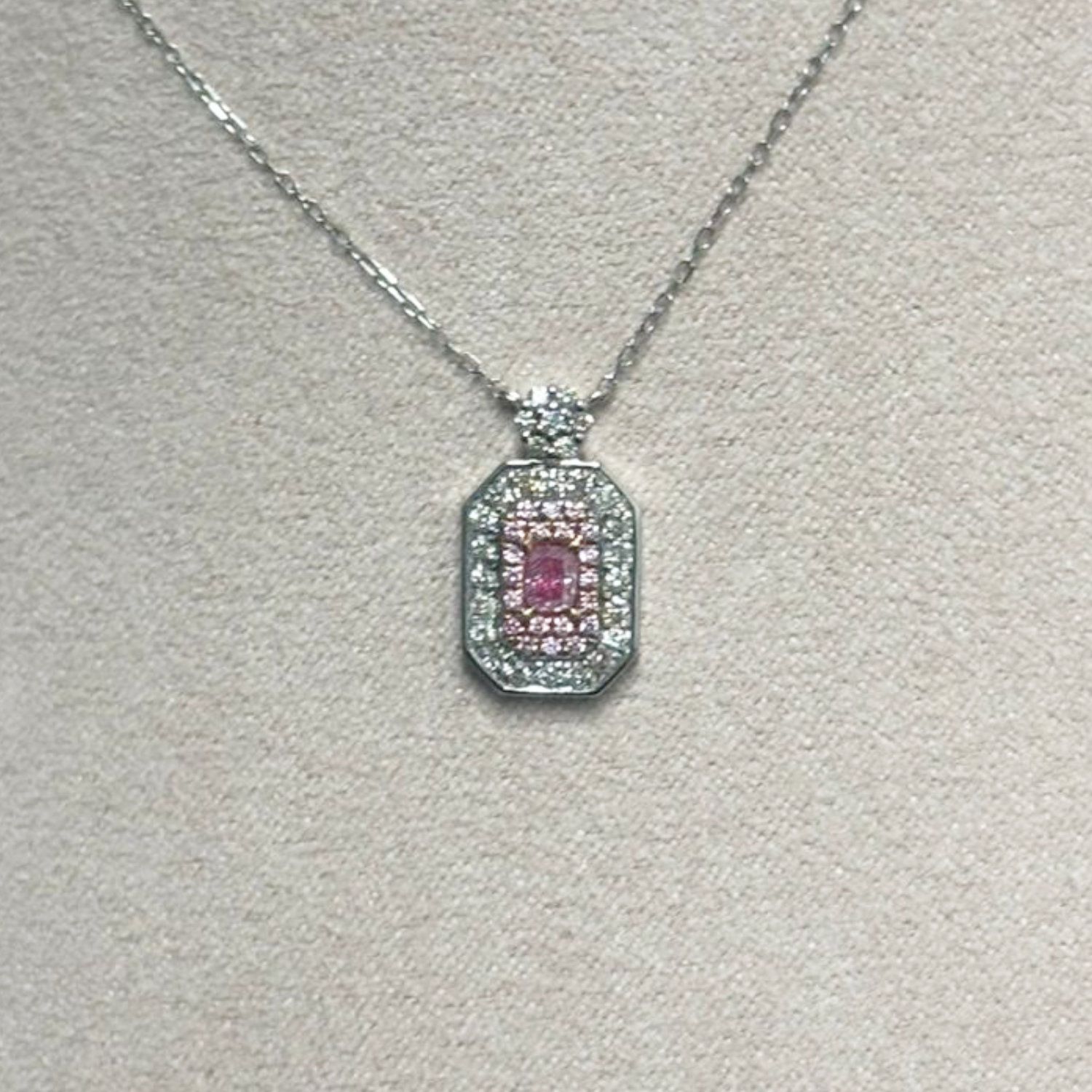 ​Collar Diamantes Rosas y Blancos