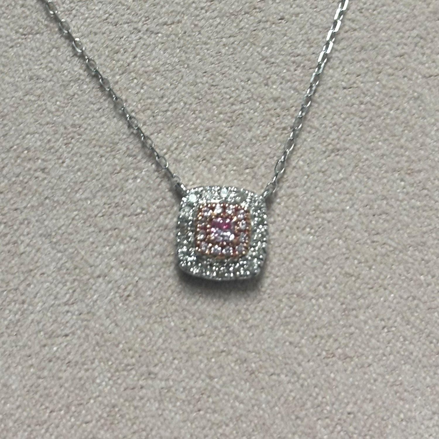 ​Collar Diamantes Rosas y Blancos