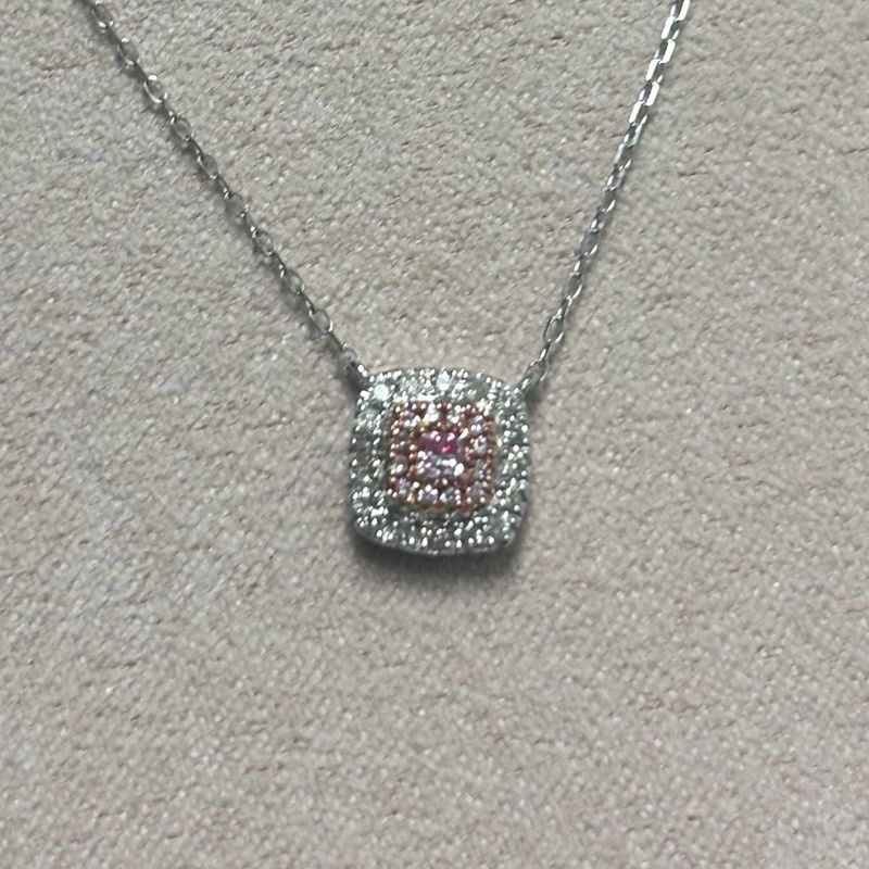 ​Collar Diamantes Rosas y Blancos