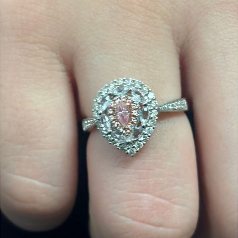 ​Anillo Diamantes Rosas y Blancos