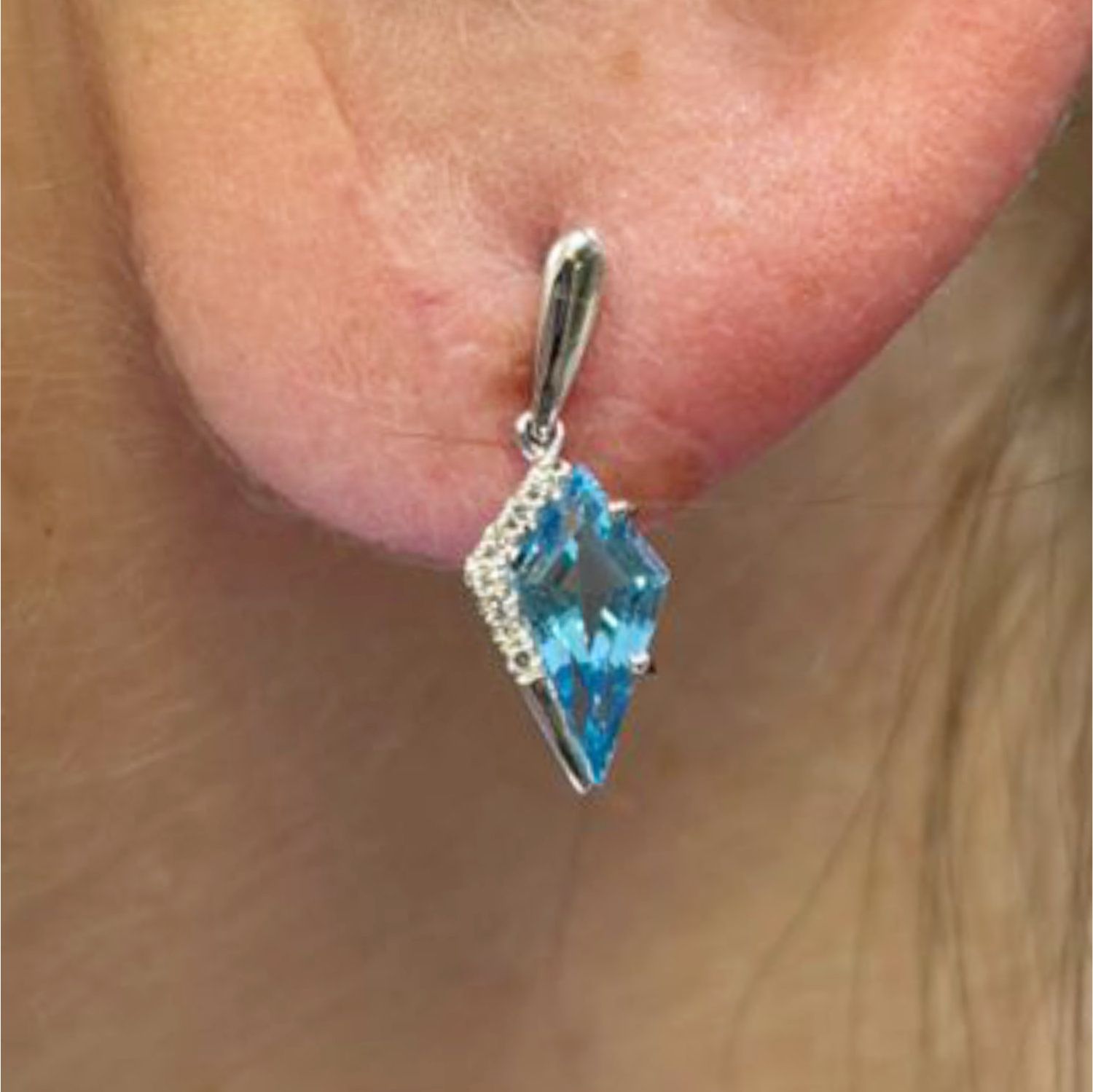 ​Aretes Topacios Azules