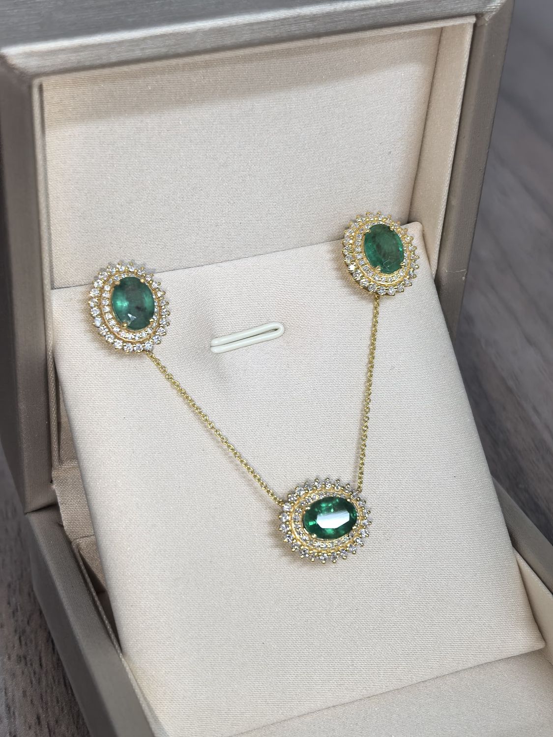 Set de Collar y Aretes Esmeraldas y Diamantes