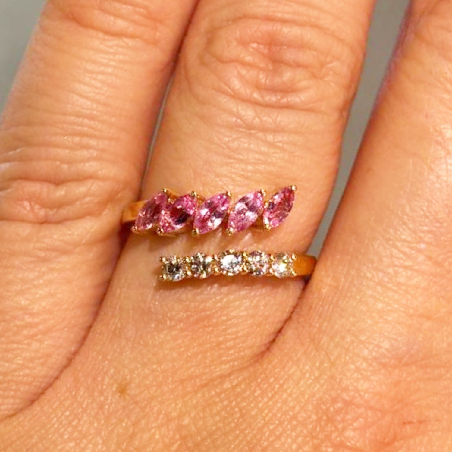 ​Anillo Zafiros Rosas y Diamantes