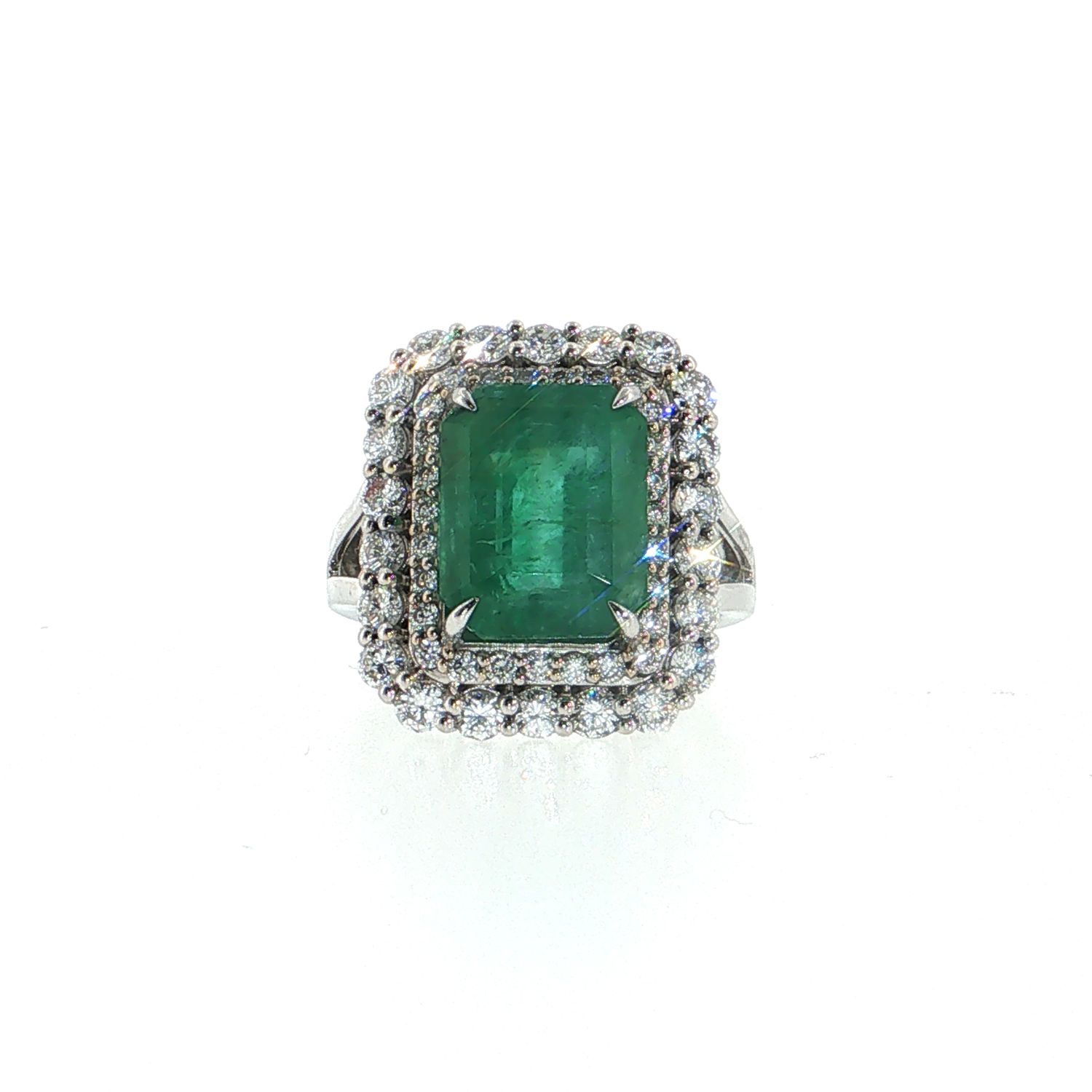 Anillo Esmeralda y Diamantes