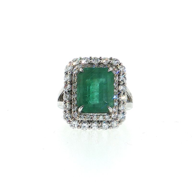 Anillo Esmeralda y Diamantes