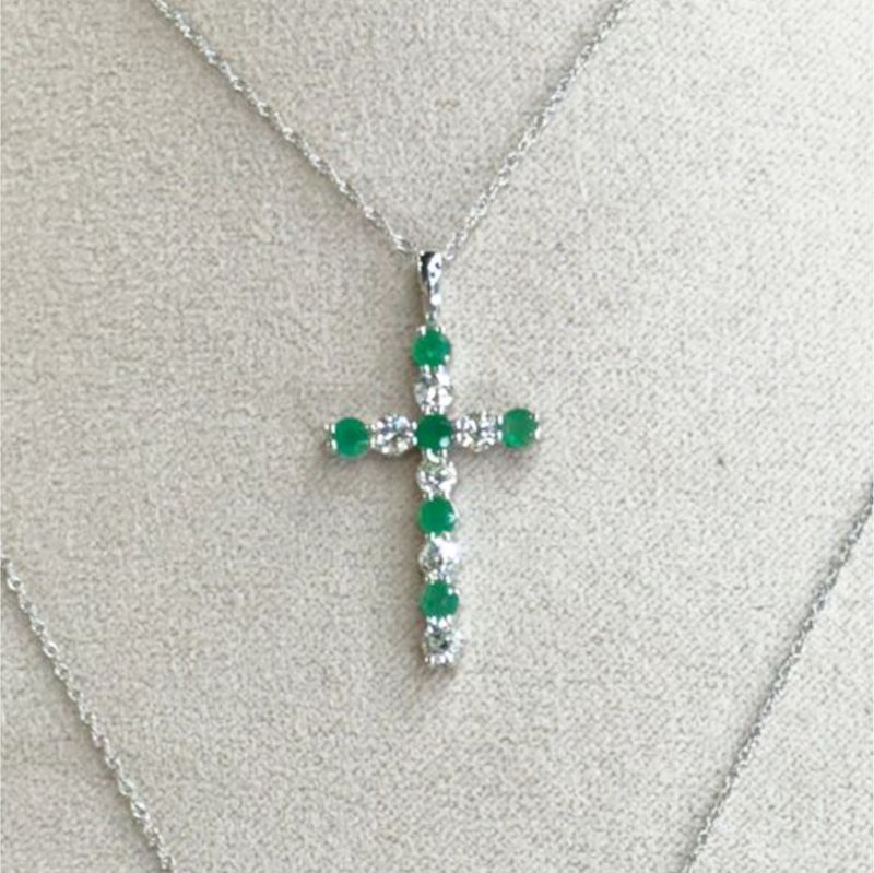 Collar Cruz Esmeraldas y Diamantes