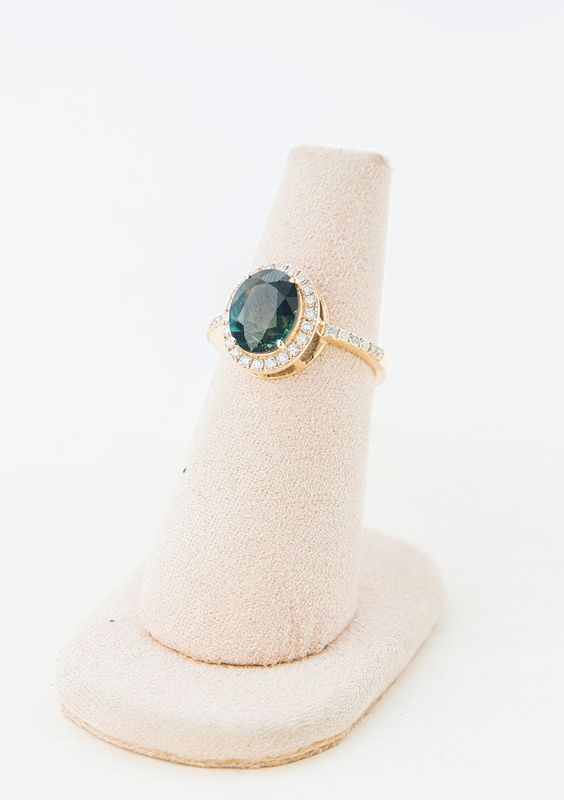 Anillo Zafiro y Diamantes