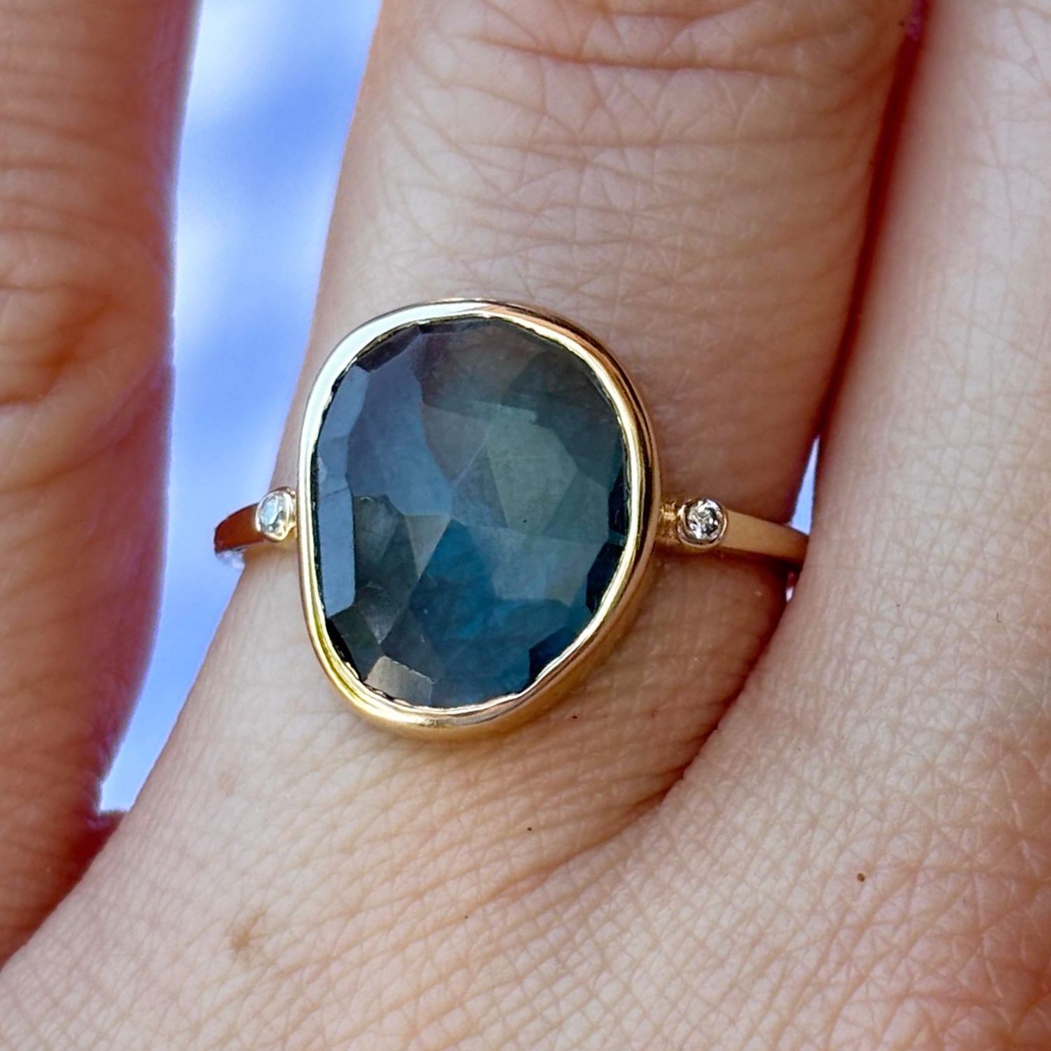 Anillo Topacio Azul y Diamantes