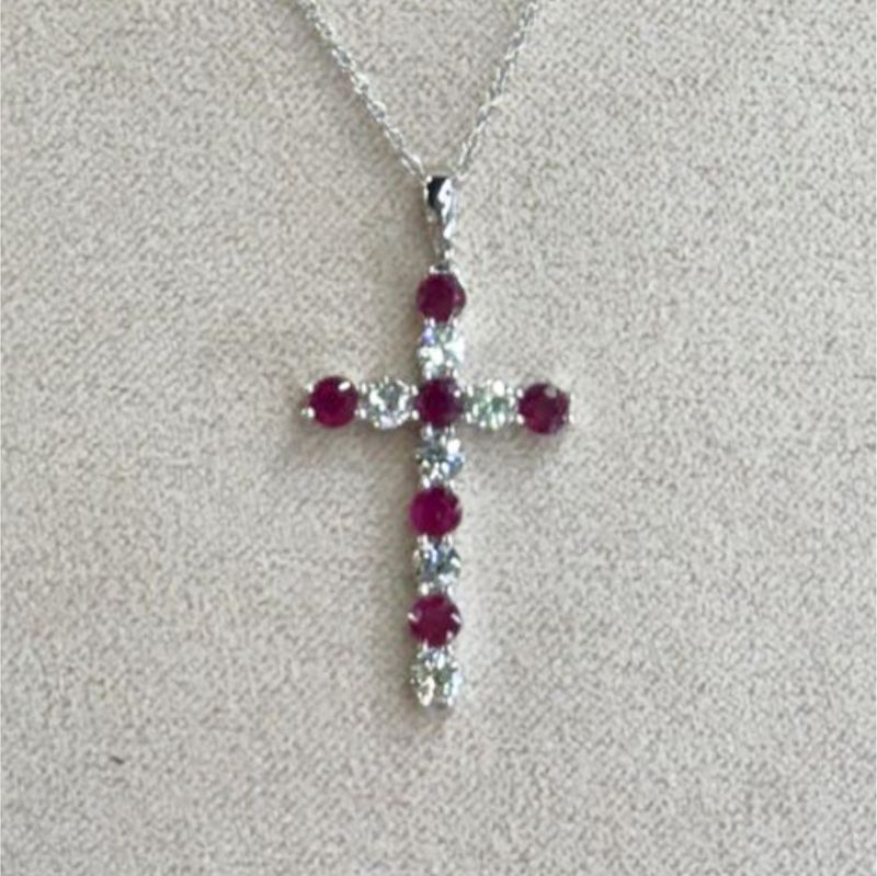 ​Collar Cruz Rubíes y Diamantes