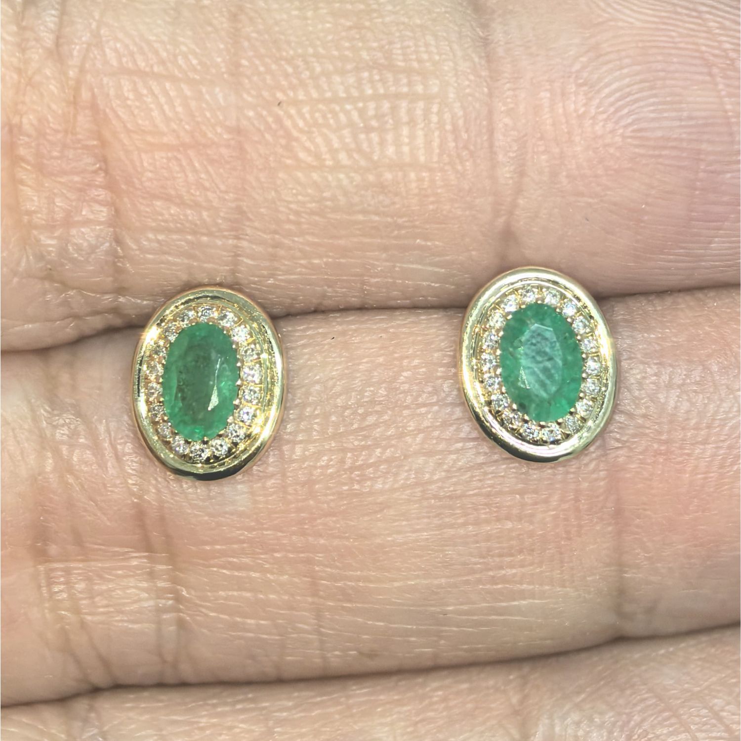 Aretes Esmeraldas y Diamantes