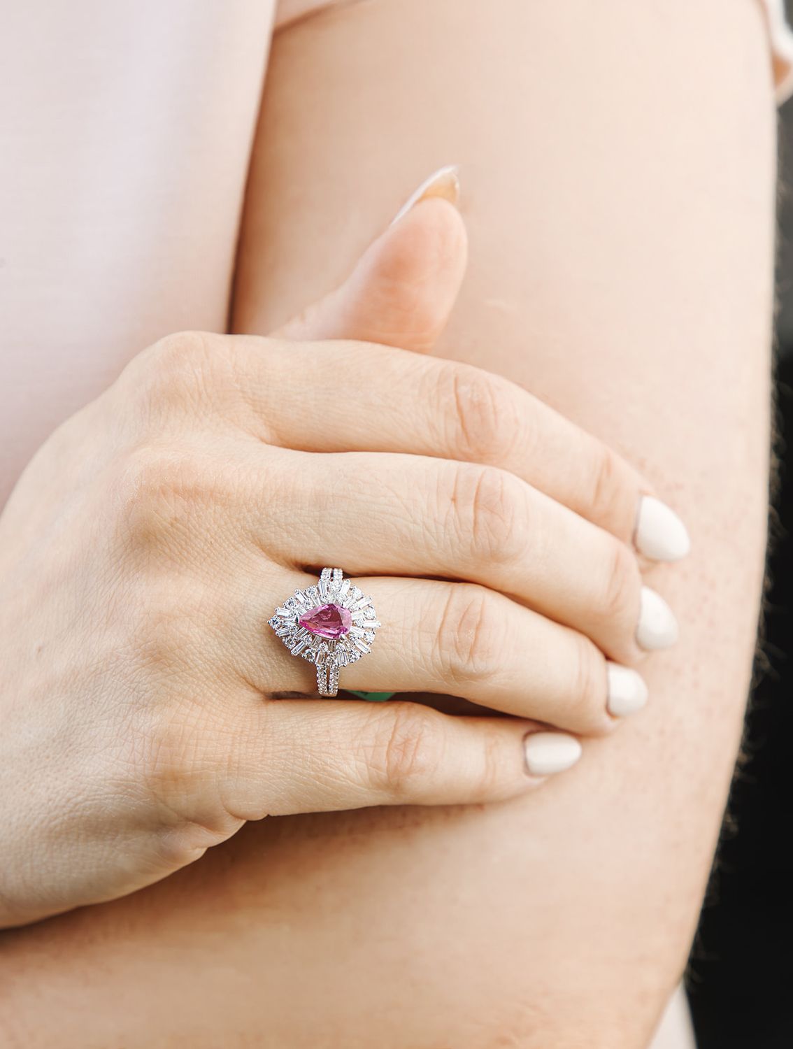 Anillo Zafiro Rosa y Diamantes