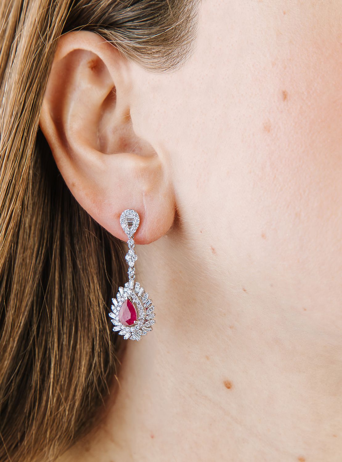 Aretes Largos Rubíes y Diamantes