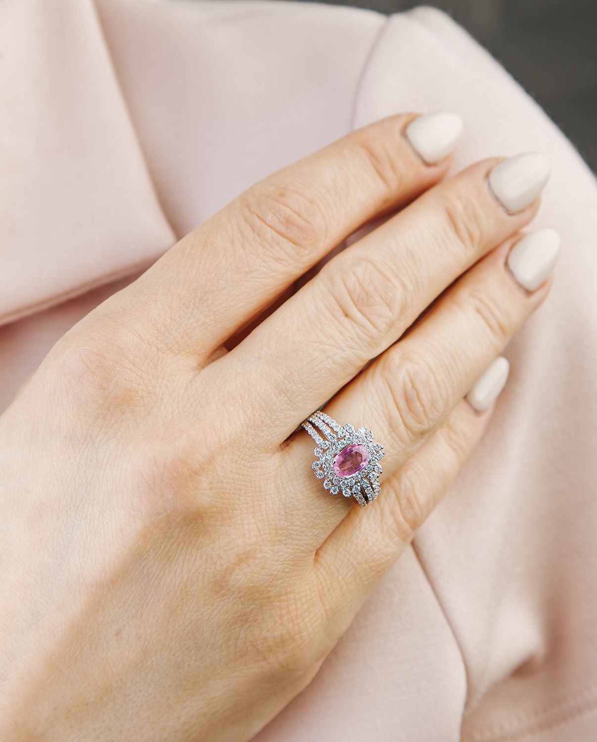 Anillo Zafiro Rosa y Diamantes