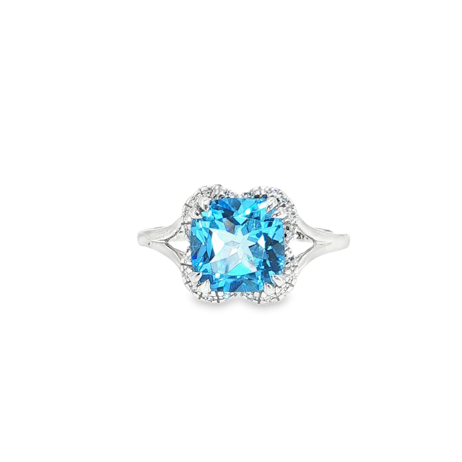 Anillo Topacio Azul y Diamantes