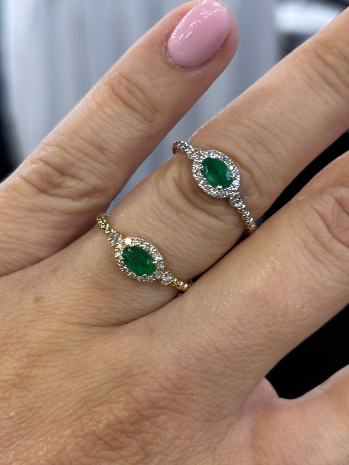Anillo Esmeralda y Diamantes
