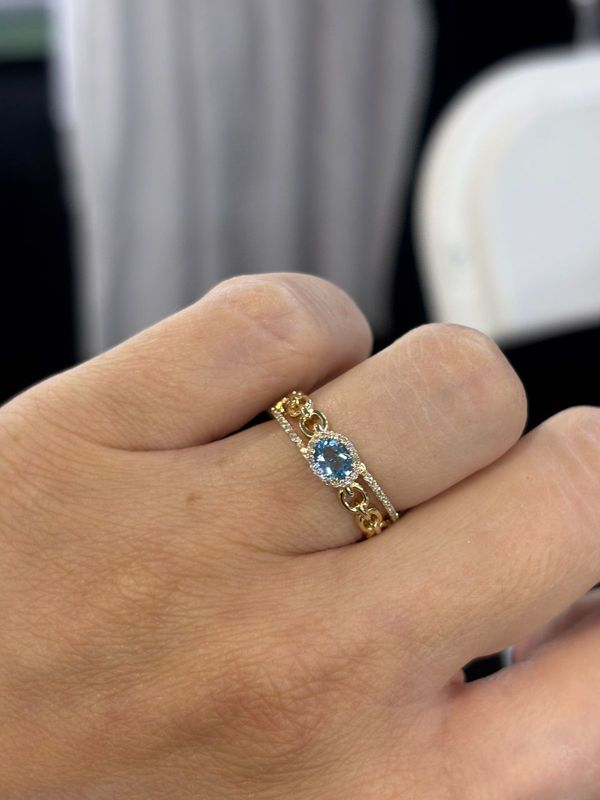 ​Anillo Topacio Azul y Diamantes