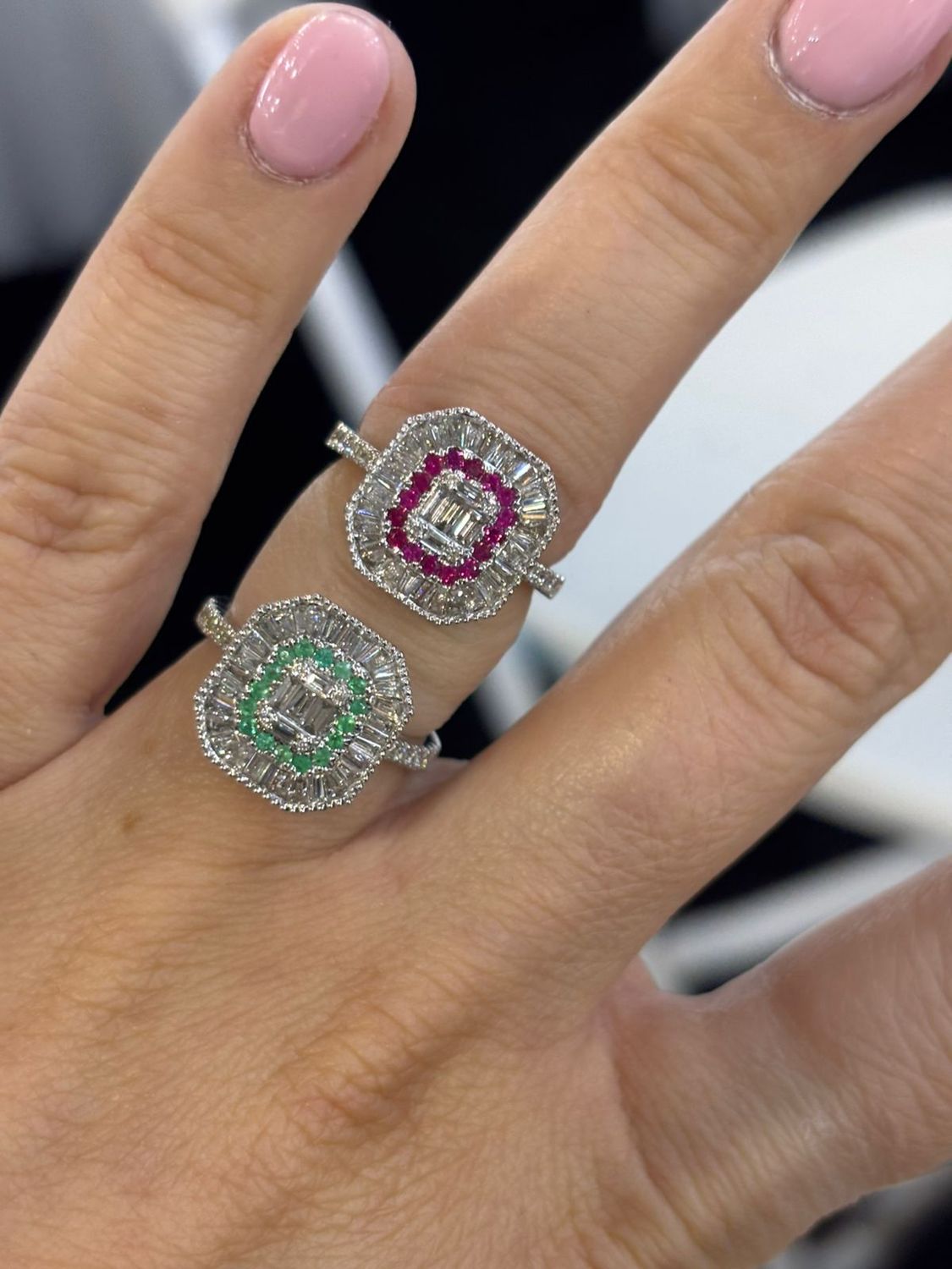 ​Anillo Esmeraldas o Rubíes y Diamantes