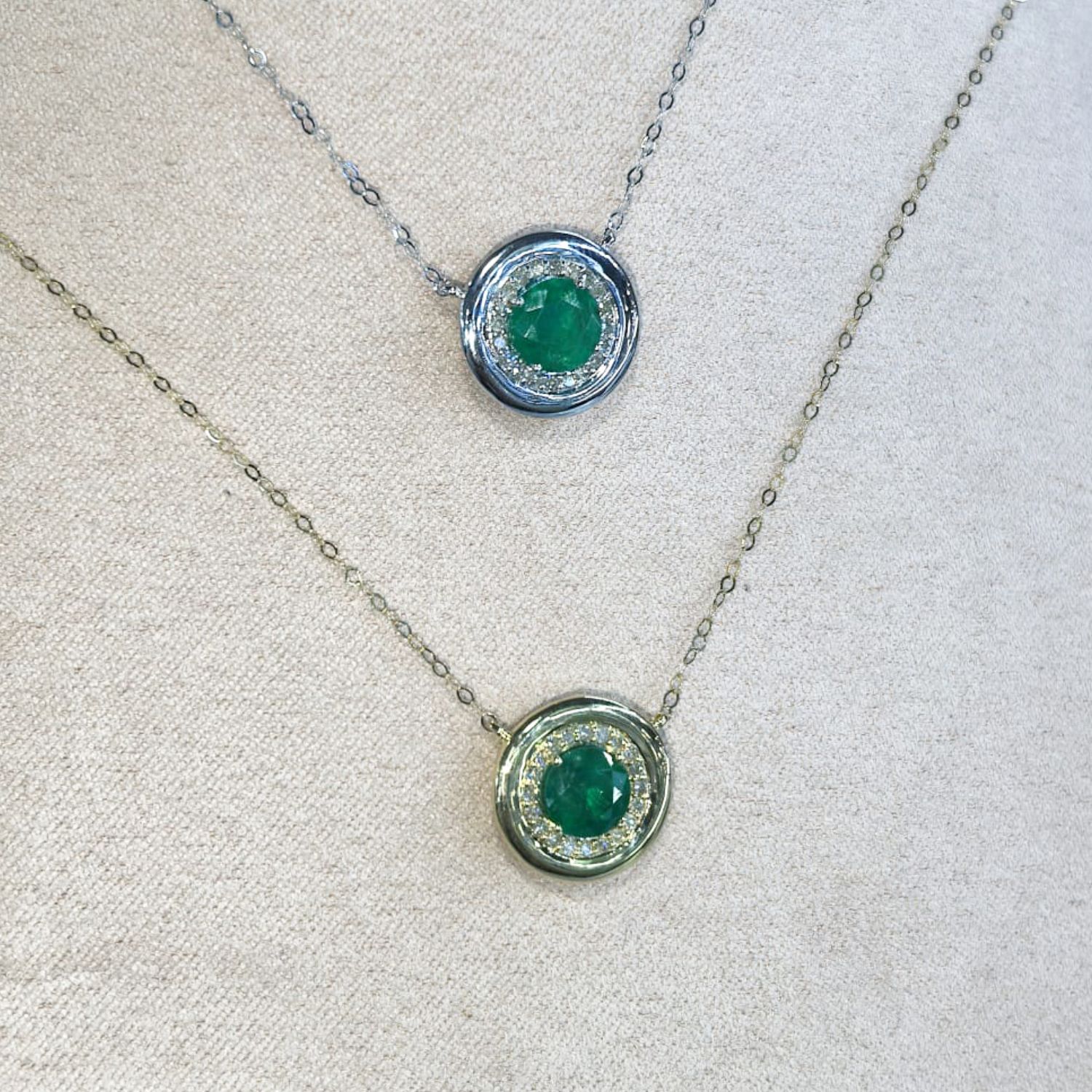 Collar Esmeralda y Diamantes