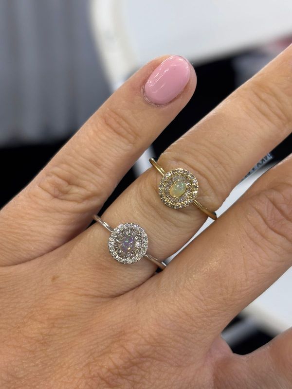 ​Anillo Opalos y Diamantes