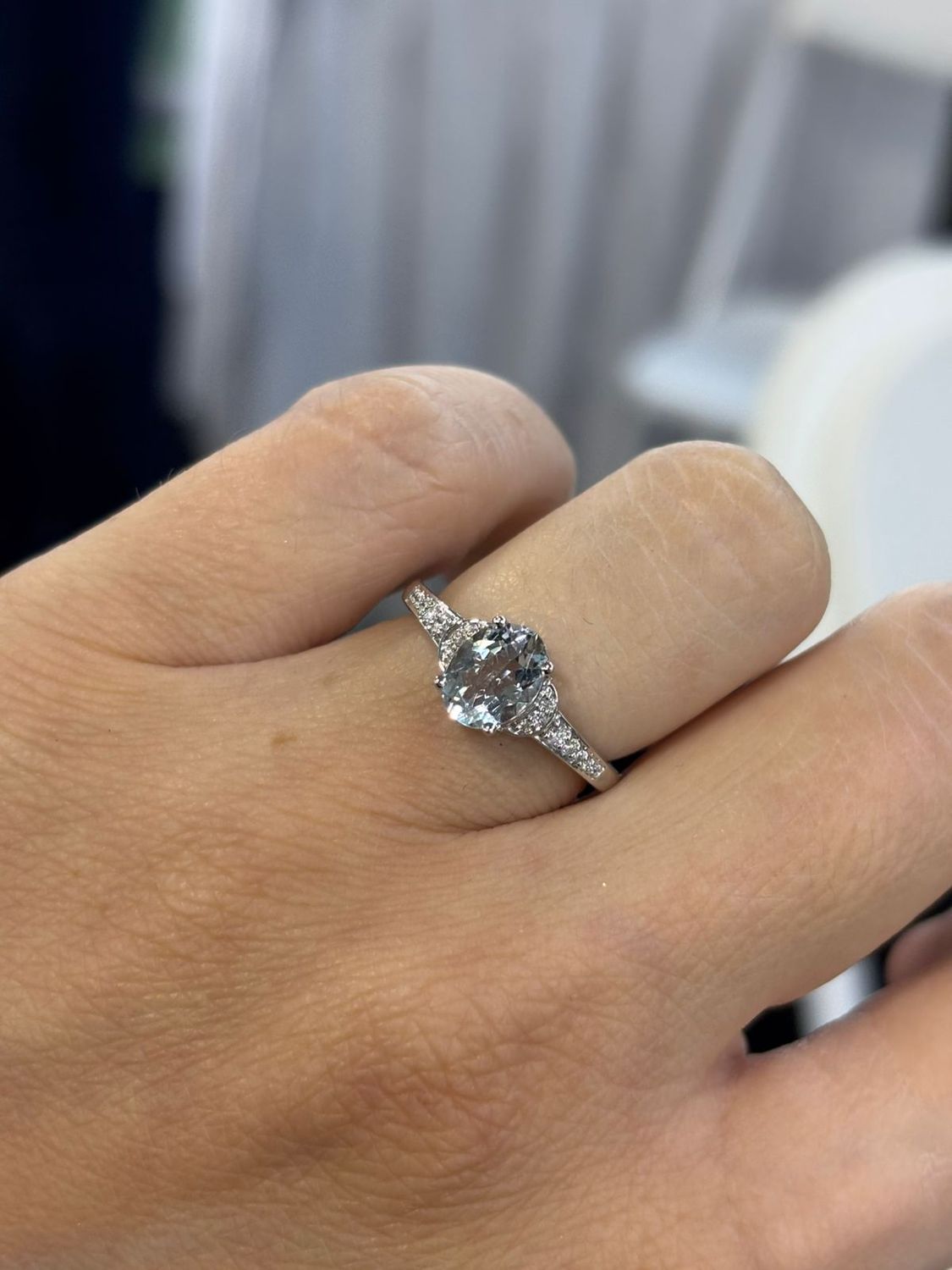 ​Anillo Aguamarina y Diamantes