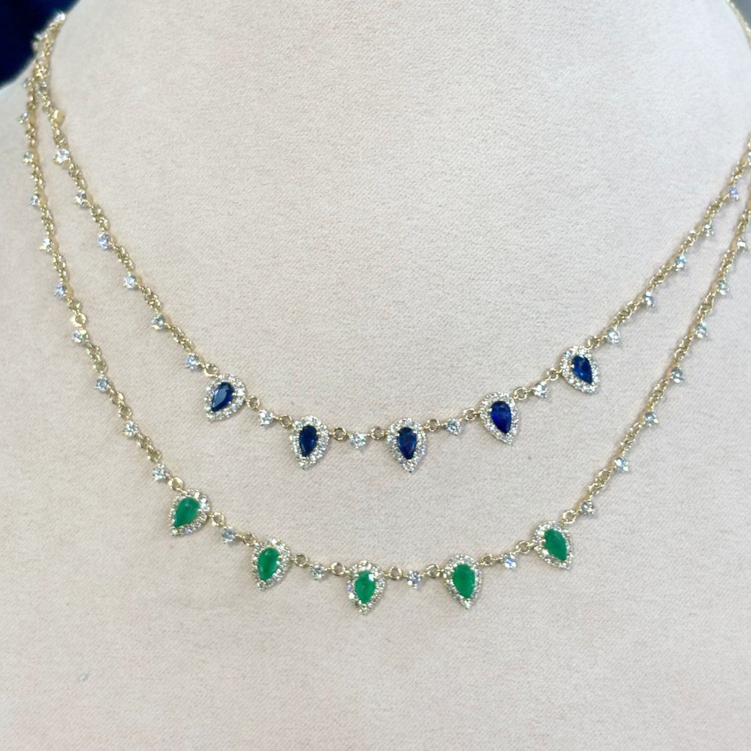 ​Collar Zafiros o Esmeraldas y Diamantes