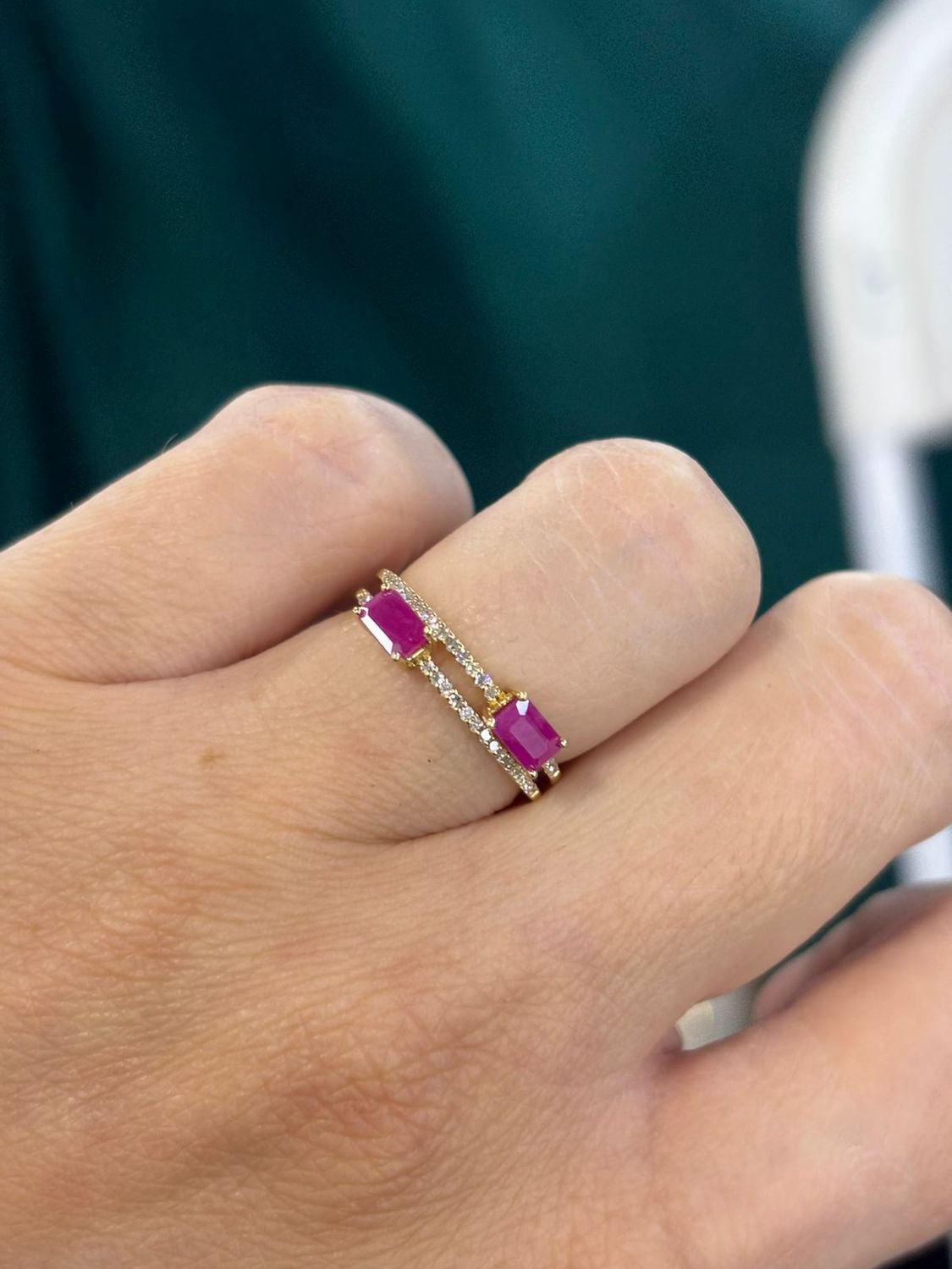 Anillo Rubíes y Diamantes