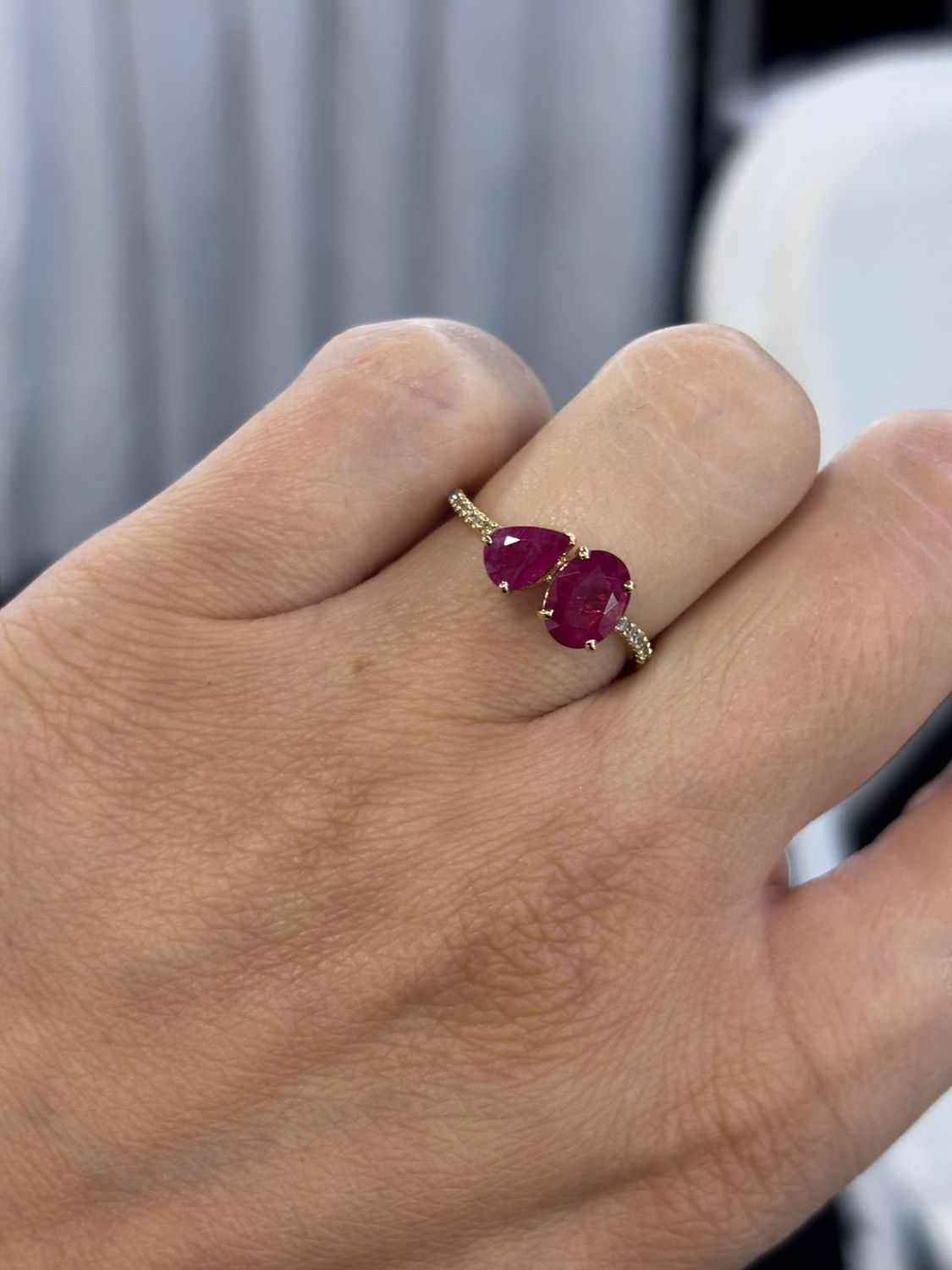 ​Anillo Rubíes y Diamantes