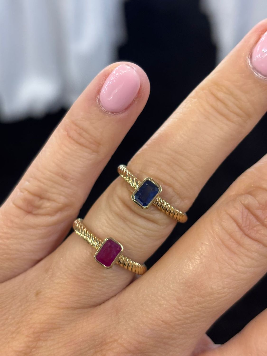 ​Anillo Rubí o Zafiro