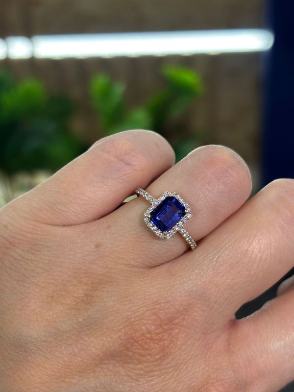 ​Anillo Tanzanita y Diamantes