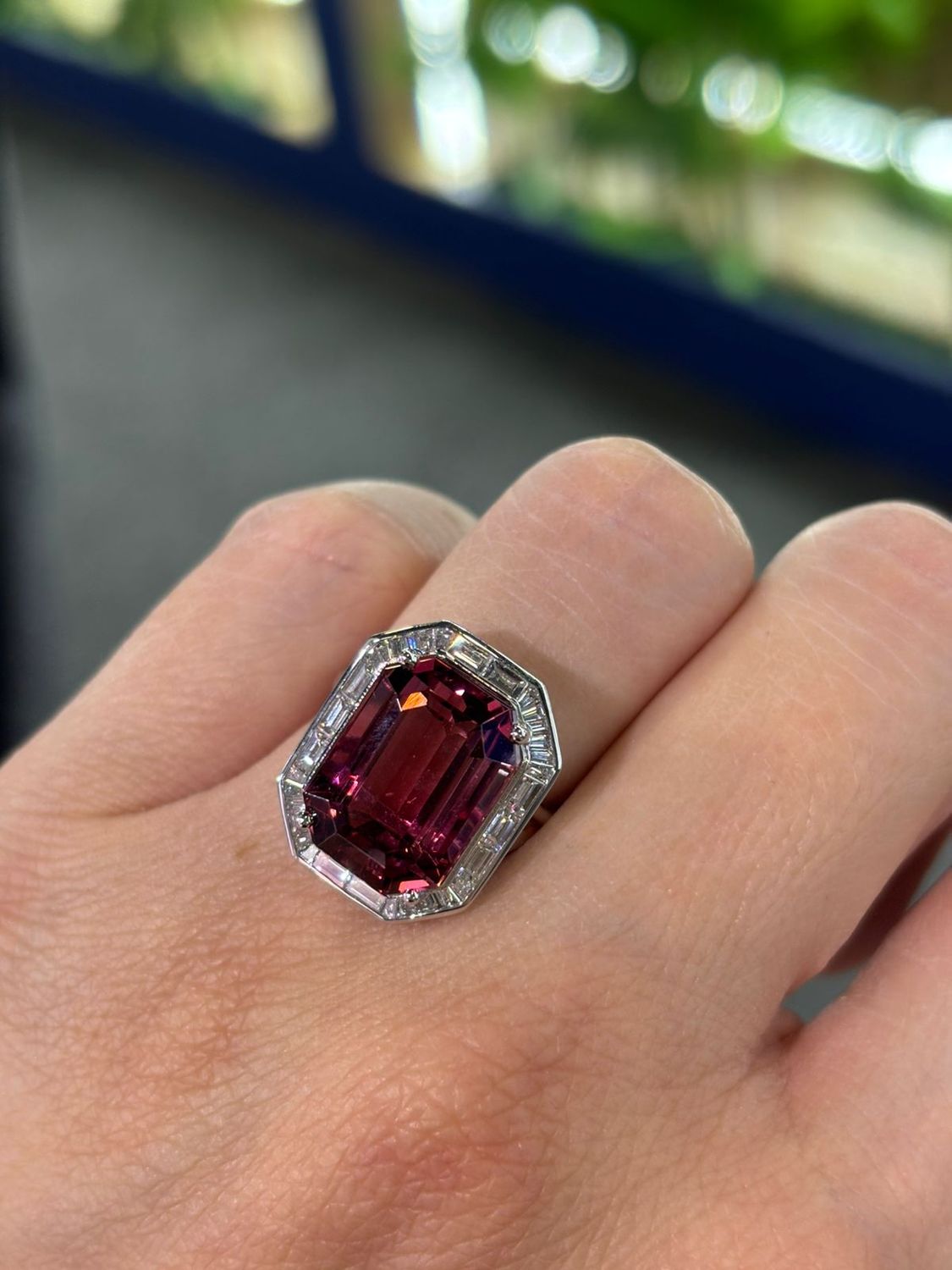 Anillo Turmalina y Diamantes