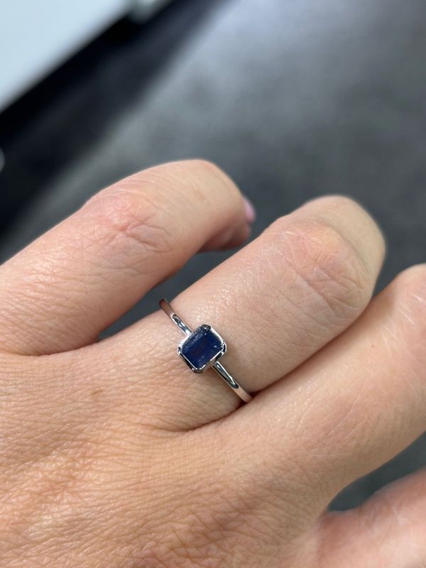 ​Anillo Zafiro