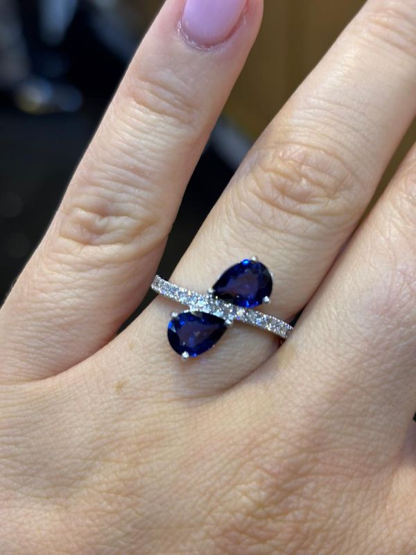 ​Anillo Zafiros y Diamantes