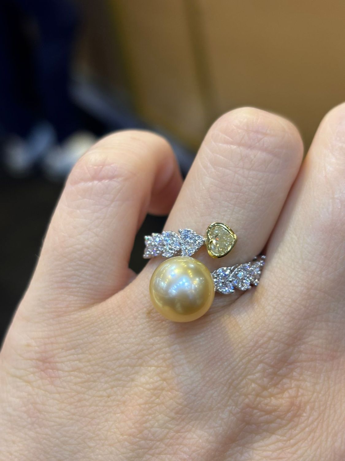 ​Anillo Perla del Mar del Sur y Diamantes