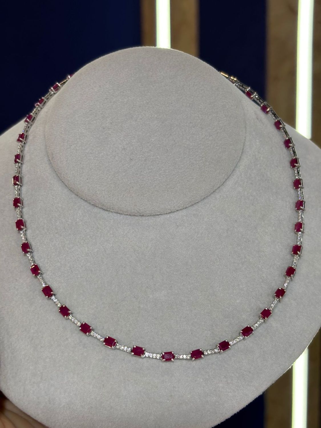 ​Collar Rubíes y Diamantes