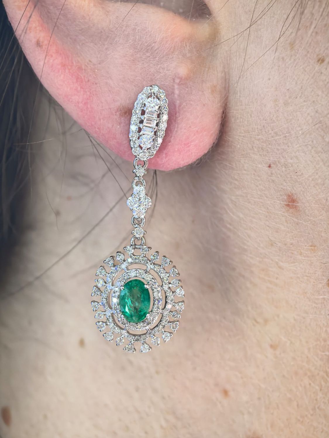 ​Aretes Esmeraldas y Diamantes