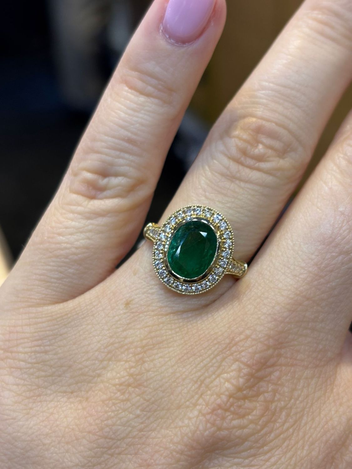 ​Anillo Esmeralda y Diamantes
