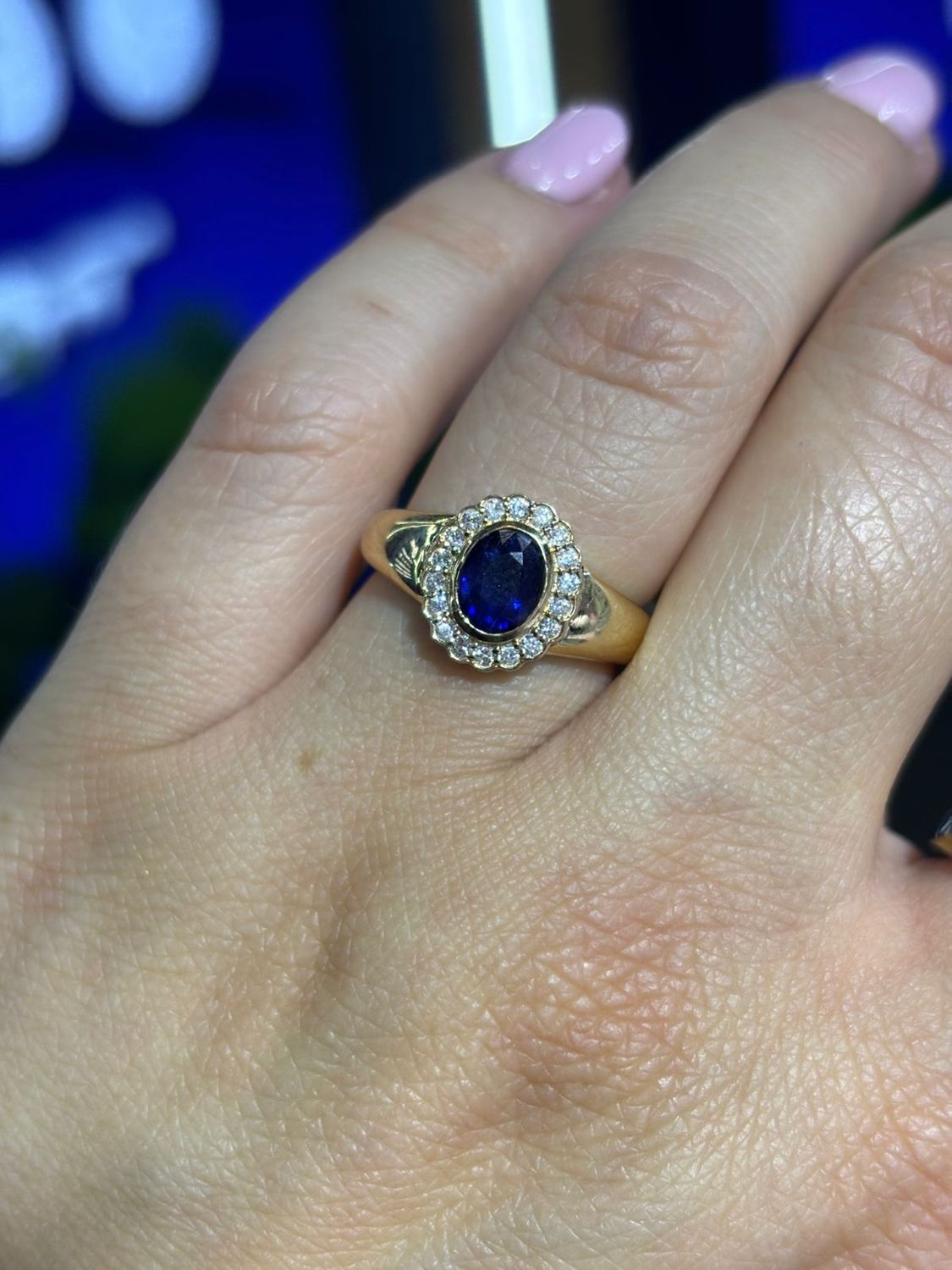 ​Anillo Zafiro y Diamantes
