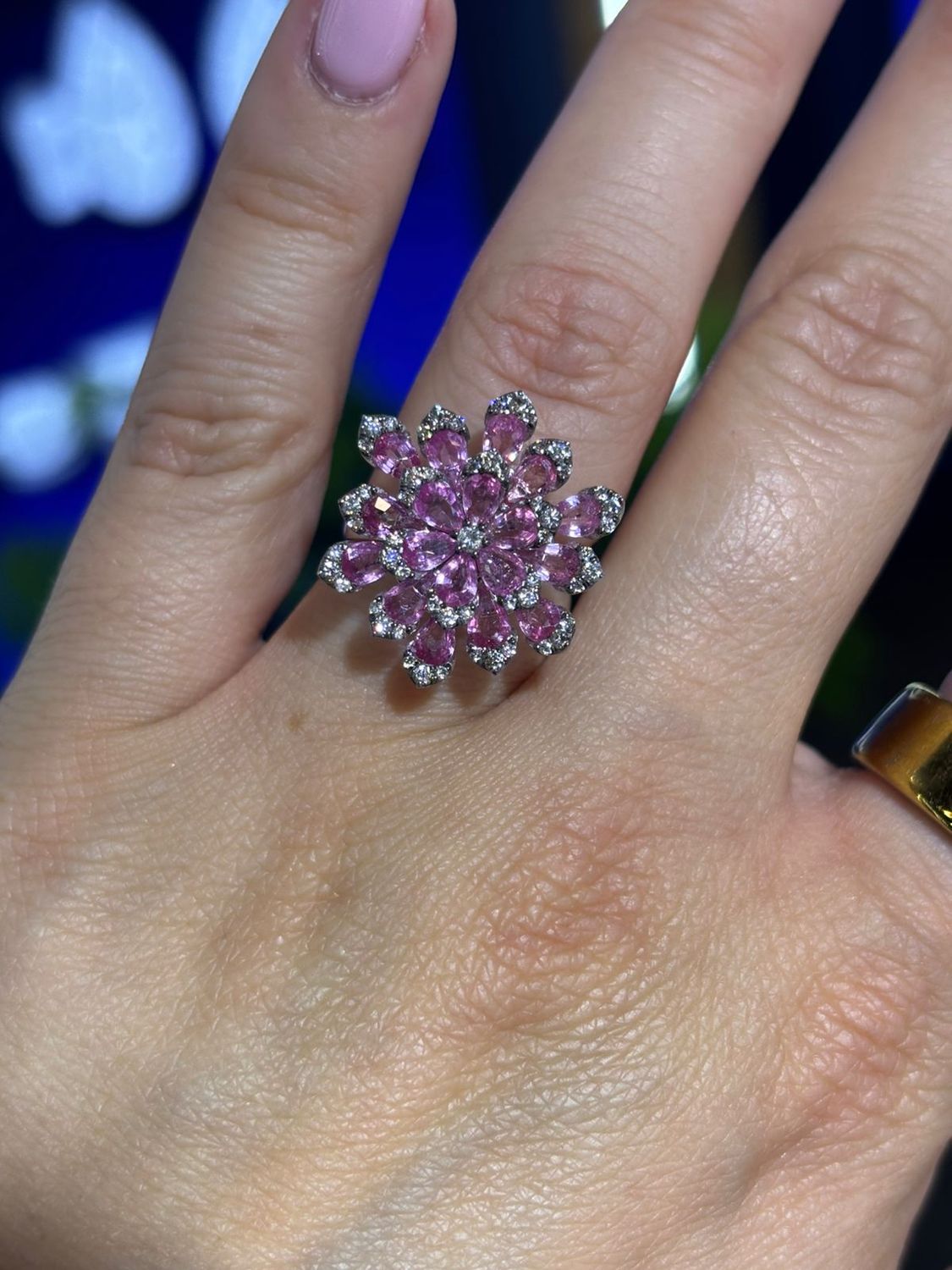 ​Anillo Zafiros Rosas y Diamantes