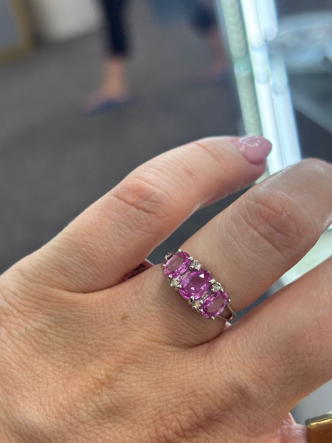 ​Anillo Zafiros Rosas y Diamantes