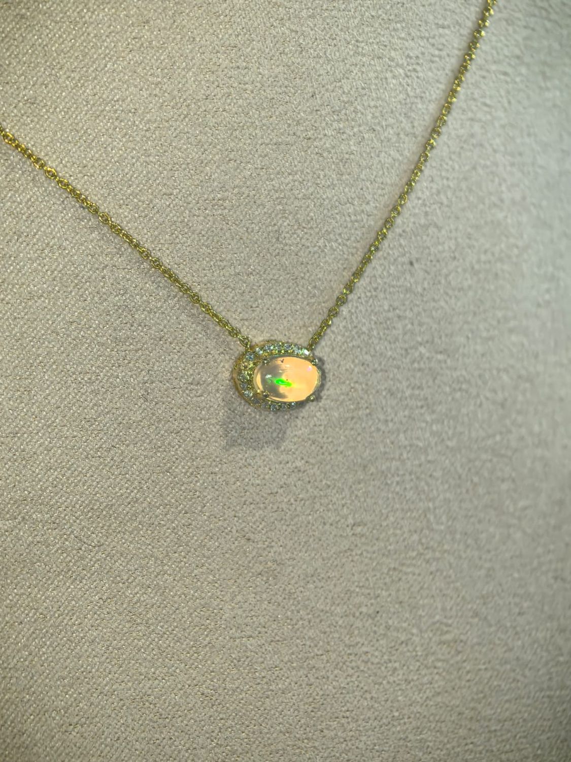 ​Collar Opalo y Diamantes