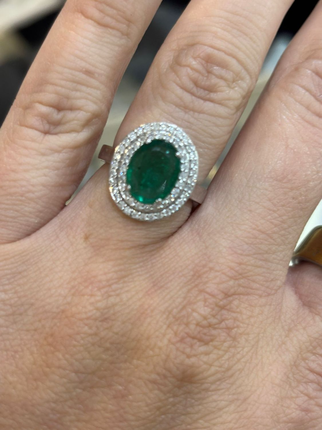 ​Anillo Esmeralda y Diamantes