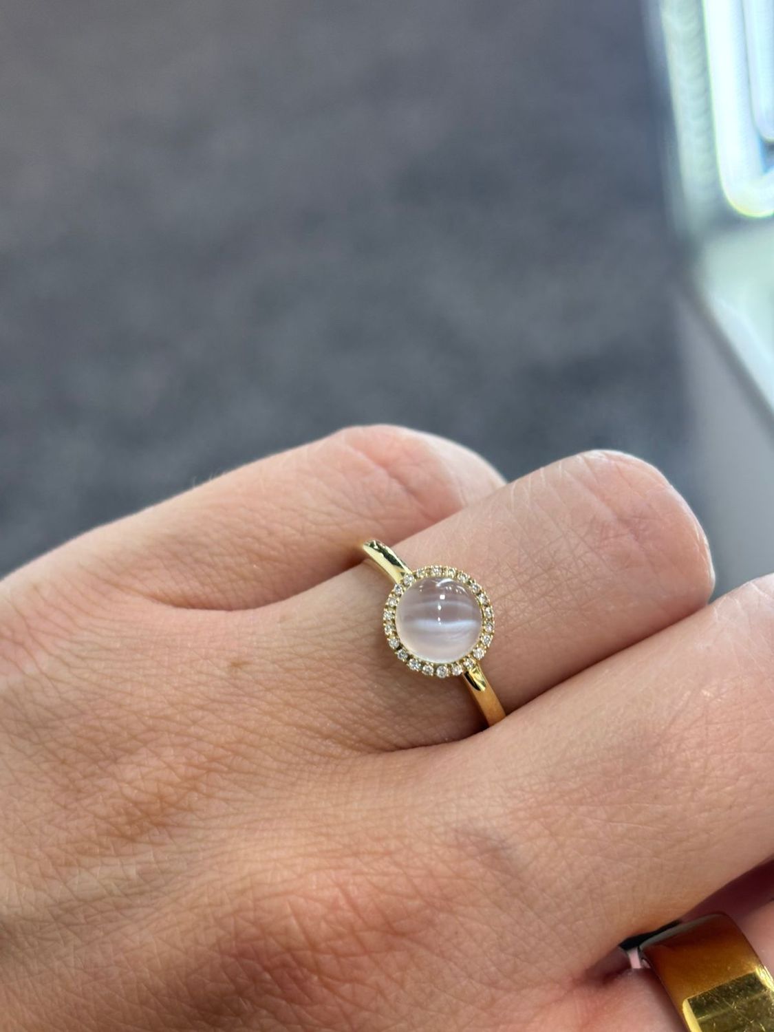 ​Anillo Moonstone y Diamantes