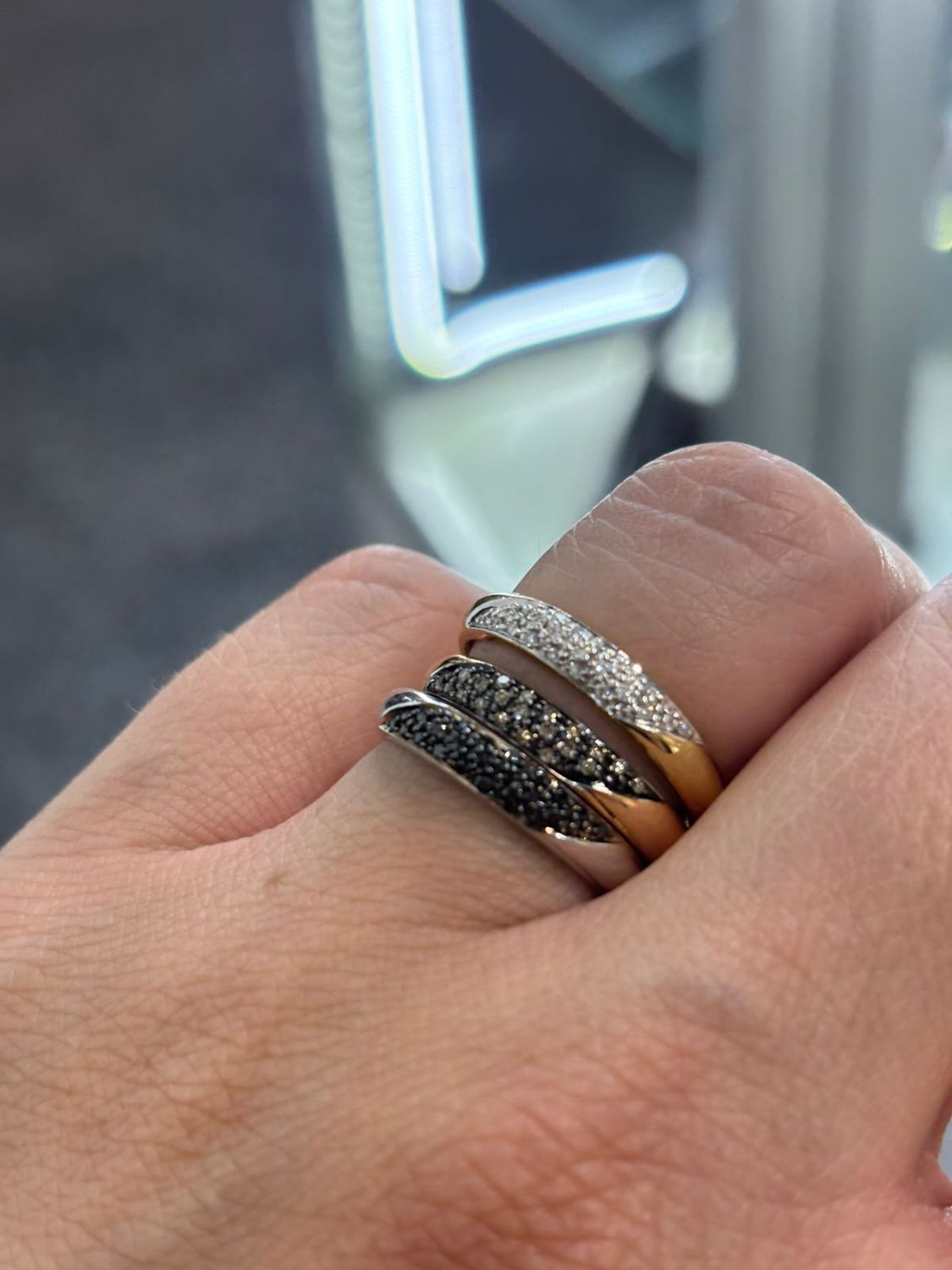 ​Anillos Diamantes Negros y Blancos
