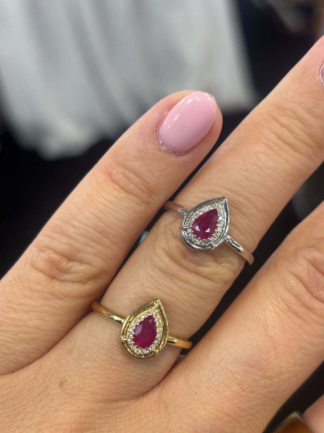 ​Anillo Rubí y Diamantes