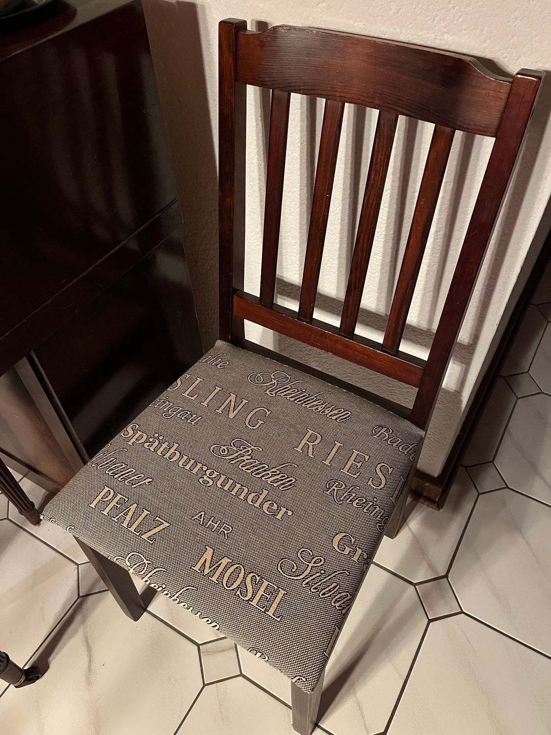 Deutsches Weindesign helle Schrift