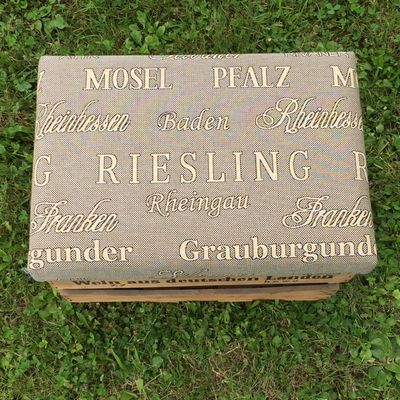 WeinKisten-Hocker Deutsches Weindesign WeinKisten-Hocker Deutsches Weindesign