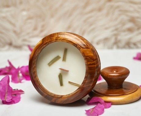 Lignum Vitae Flower Box 12-16oz Candle